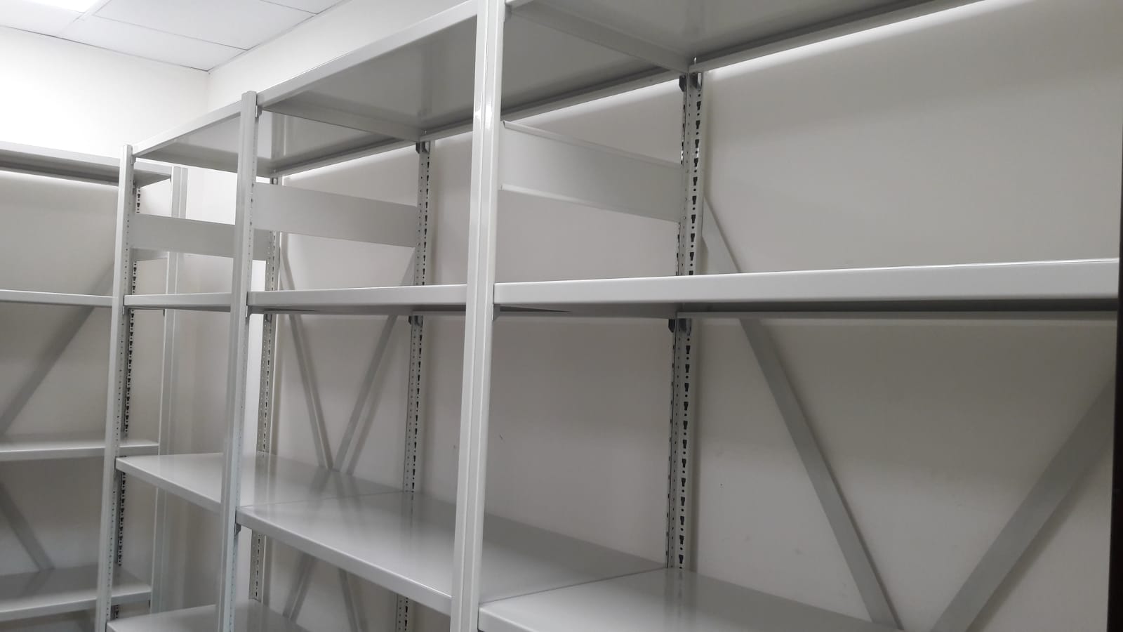 Alwanu Shurooq | BOLT FREE SHELVING 500 (D) X 1000 (W)X 2000 (H) Alwanu Shurooq | BOLT FREE SHELVING 500 (D) X 1000 (W)X 2000 (H)